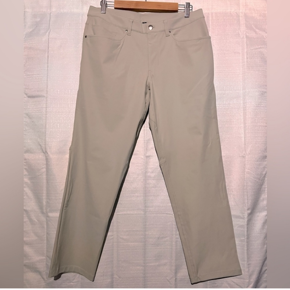 Lululemon men’s pants khaki size 32